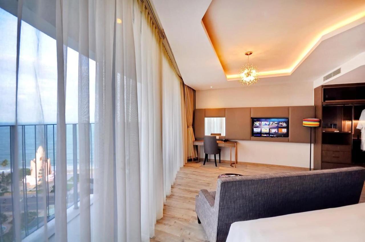 Panorama Central Nha Trang- Vietnam'S Highest Infinitive Rooftop Pool Eksteriør billede